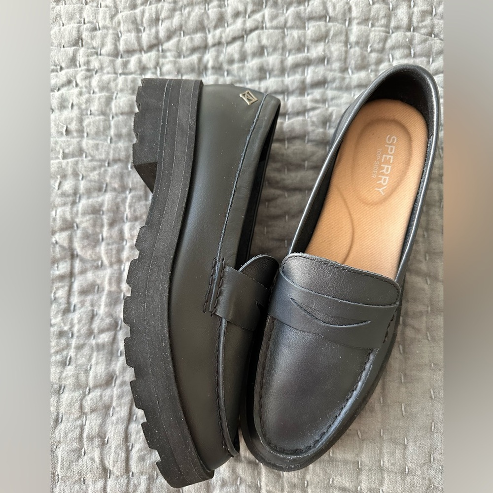 Sperry women’s Classic Black Loafers 8m